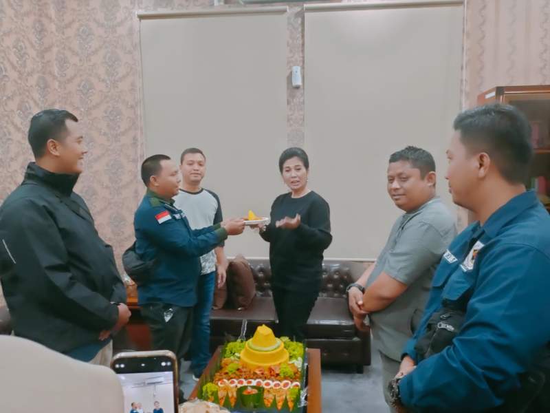 FKJKT potong tumpeng bersama Kajari.