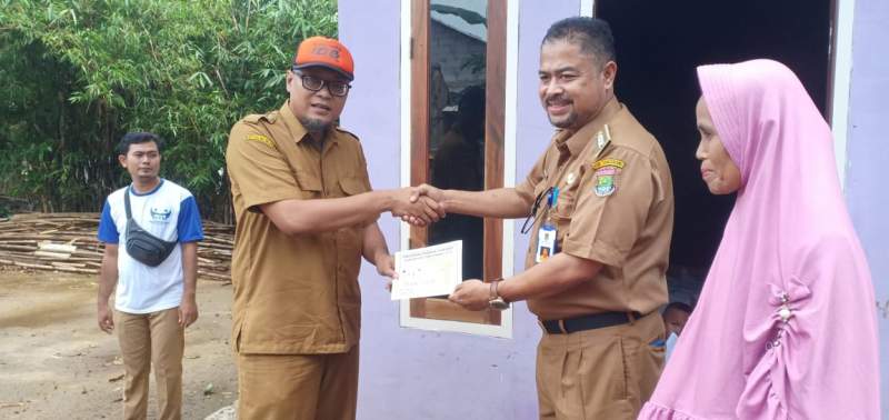 Dinas Perkrim Serahkan 1000 Rumah Hasil Bedah Program Gebrak Pakumis