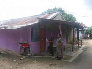 Salahsatu Warem yang sedang di data Satpol PP, namum pembongkarannya belum dilaksanakan