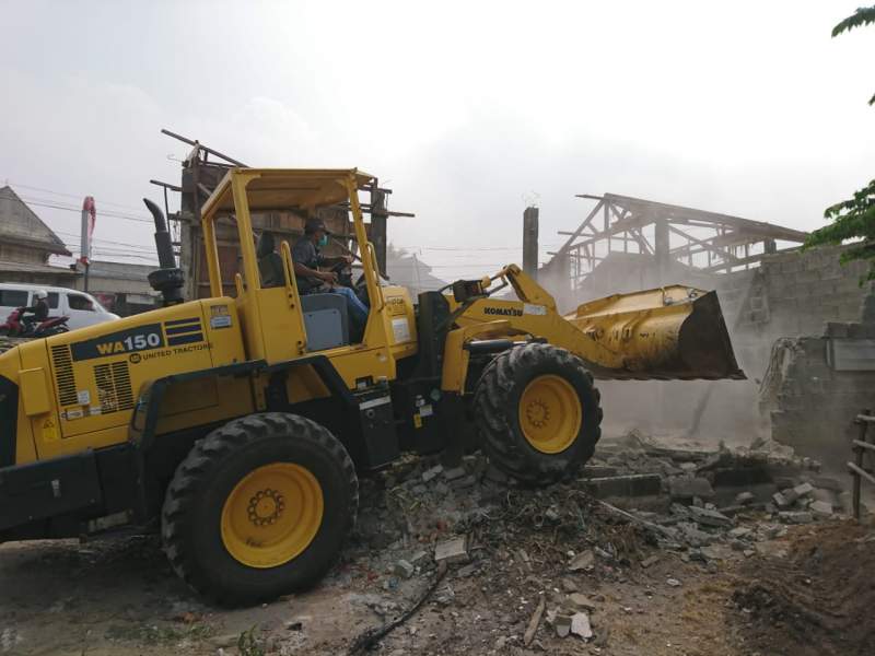 Satpol PP Tertibkan PKL Pasar Sentiong Eks Kios CRS