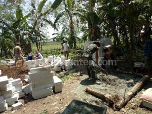 Pembangunan rumah warga miskin Umdana.