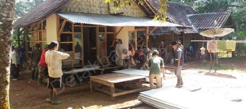 Hari ke-8 TMMD Di Lebak, TNI Rehab Rumah Warga