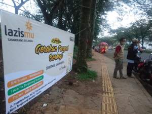 Gaungkan Tangsel Berbagi, Lazismu Tangsel Bagikan 3000 Paket Ta'jil Ramadhan