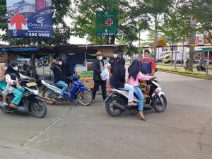 Ormas PPBNI Satria Banten Bagikan Masker Ke Pengguna Jalan Panongan