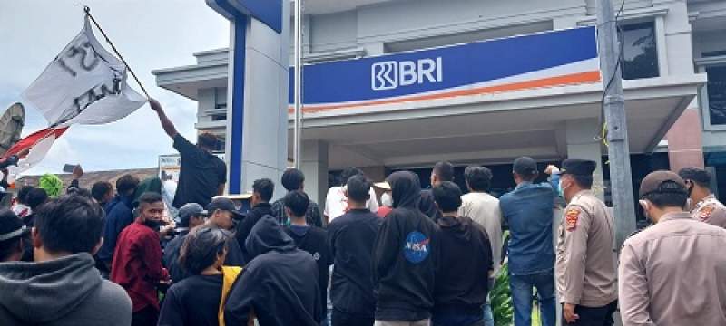 Didemo Warga, BRI Pandeglang Diduga Rugikan Nasabah hingga Rp2,8 Miliar
