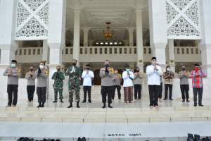 Jelang New Normal, Bupati Dan Wakil Bupati Tangerang Gelar Simulasi Pembukaan Masjid
