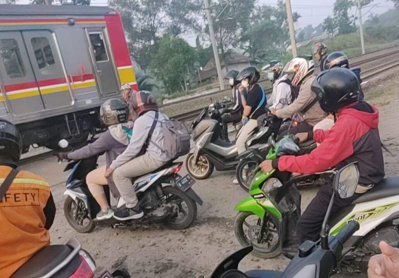 Cegah Kecelakaan, Dua Pintu Lintasan  Kereta Api Cikuya Akan Dibangun