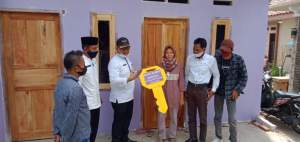 Rumah Tidak Layak Huni Milik Mak Ojah di Pakuhaji Dibangun Secara Swadaya