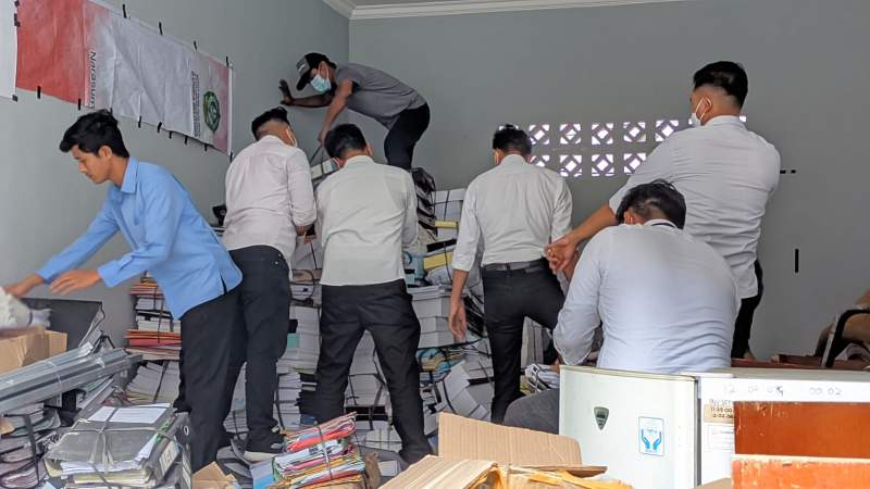 Direktorat Reserse Kriminal Khusus (Ditreskrimsus) Polda Babel langsung menuju Gedung Dewan Pimpinan Rakyat Daerah (DPRD) Provini Kepulauan Bangka Belitung, Senin (21/02/2022).