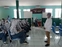 Siap Tatap Muka, Murid dan Guru SMAN 1 Serang di Vaksin