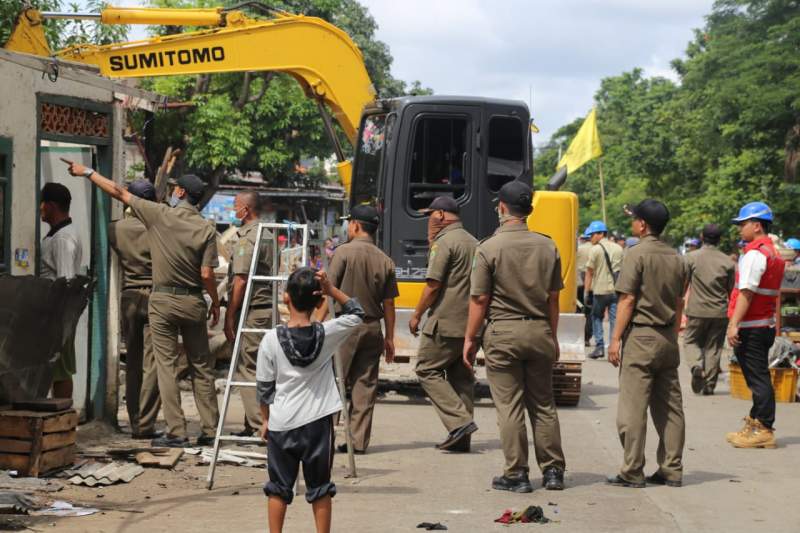 Langgar Perda, 38 Bangunan Liar di Bongkar Satpol PP