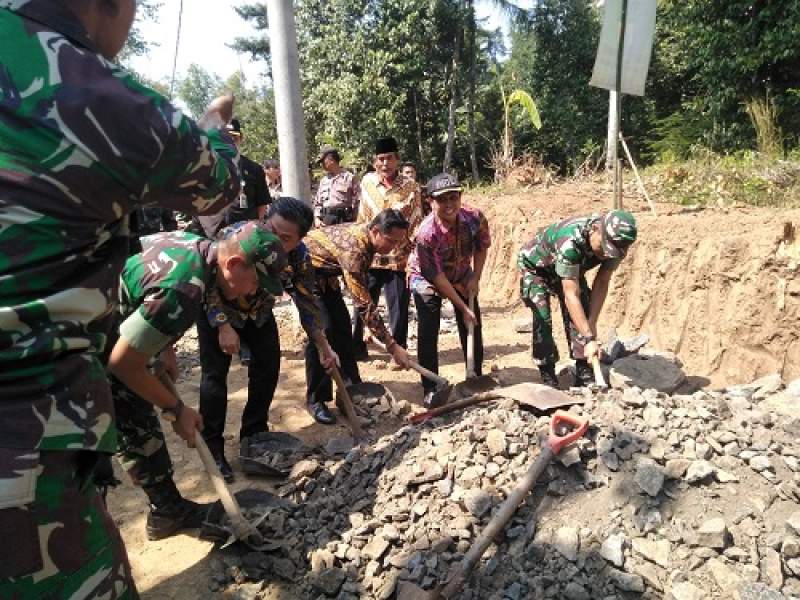 TMMD Imbangan, Sinergitas Kodim 0602/Serang Dengan Pemkot Serang Bangun Jalan
