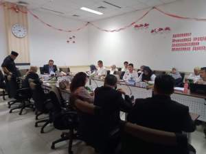 pansus DPRD bahas Raperda.