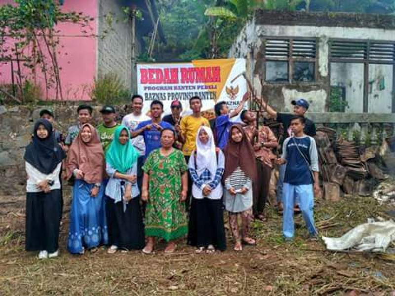 IKRO Lebak Selatan Bedah Rumah