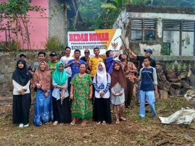 IKRO Lebak Selatan Bedah Rumah