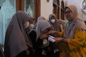 Ramadhan 2023, DKM dan DWP Kanwil DJP Banten Gelar Santunan Anak Yatim