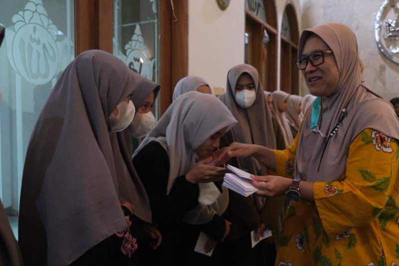 Ramadhan 2023, DKM dan DWP Kanwil DJP Banten Gelar Santunan Anak Yatim