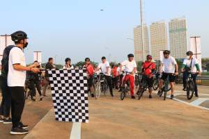 Sosialisasikan Pembukaan Tol Serpong Balaraja, Sekda Gowes Santai Bersama kementerian PUPR