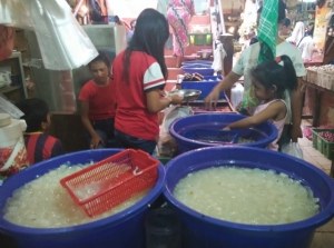Salah satu penjual kolang kaling pasar Serpong, Kecamatan Serpong Kota Tangerang Selatan