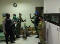 Satpol PP Sita Ratusan Miras di Warung Jamu