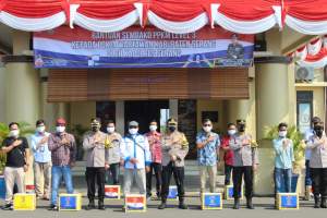 Bentuk Kemitraan, Polres Serang Beri Bantuan Paket Sembako untuk Wartawan di Massa Pandemi