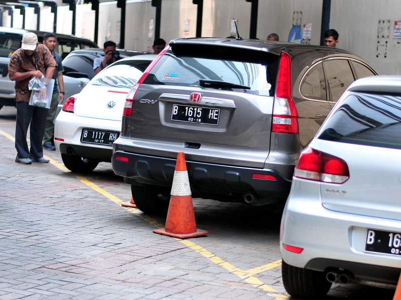 FYI! KPK Lelang Paket Mobil Mewah Hasil Korupsi 11 Oktober