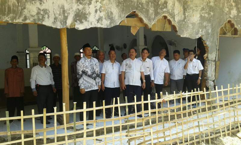 Wilbi 3 dan KCD sambangi korban longsor di Kampung Satiun, Desa Cimandiri, Kecamatan Panggarangan, Kabupaten Lebak.