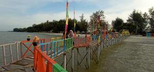 Pantai Cemara Kembar.