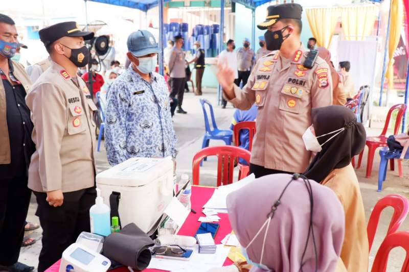 Kapolresta Tangerang Tinjau Vaksinasi di Polsek Panongan