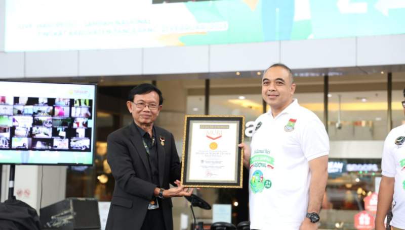 Kerja Bakti Massal, Pemkab Tangerang raih rekor muri.