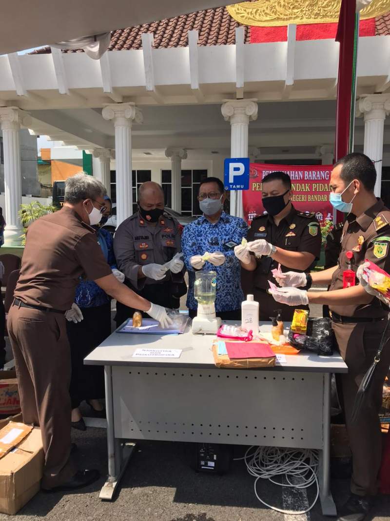 Kejari Bandar Lampung Musnahkan Barbuk Narkoba Jenis Sabu, Ganja Dan ekstasi