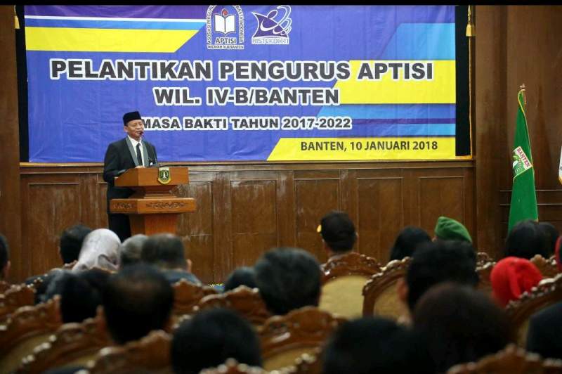 Gubernur Banten Wahidin Halim (WH) saat pelantikan Pengurus Asosiasi Perguruan Tinggi Swasta Indonesia (APTISI) Wilayah&nbsp;VI Provinsi Banten&nbsp;periode 2017-2021
