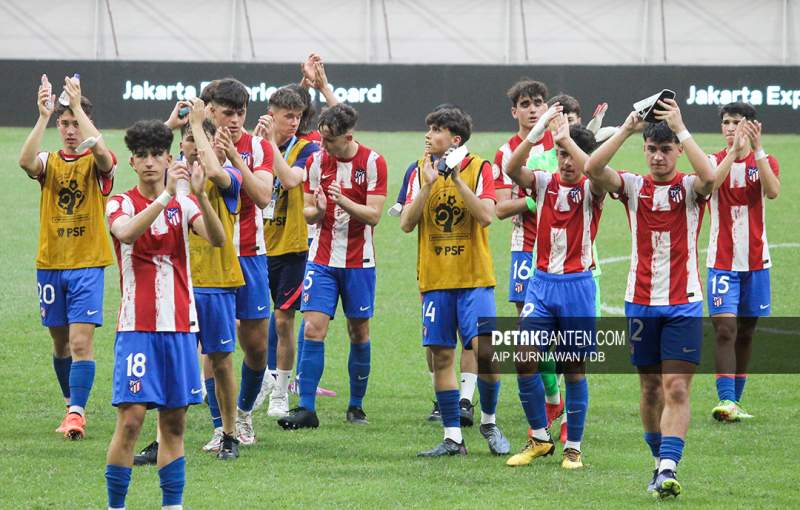 Atletico Madrid U-18 saat melawan Bali United U-18 Rabu (13/4/2022). (foto: Aip/detak)