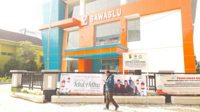 Kantor Bawaslu Kota Tangsel.