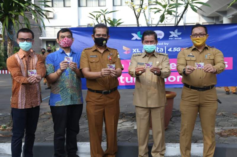 Pemkot Serang Gandeng XL Axiata Bagikan Kartu Internet Gratis