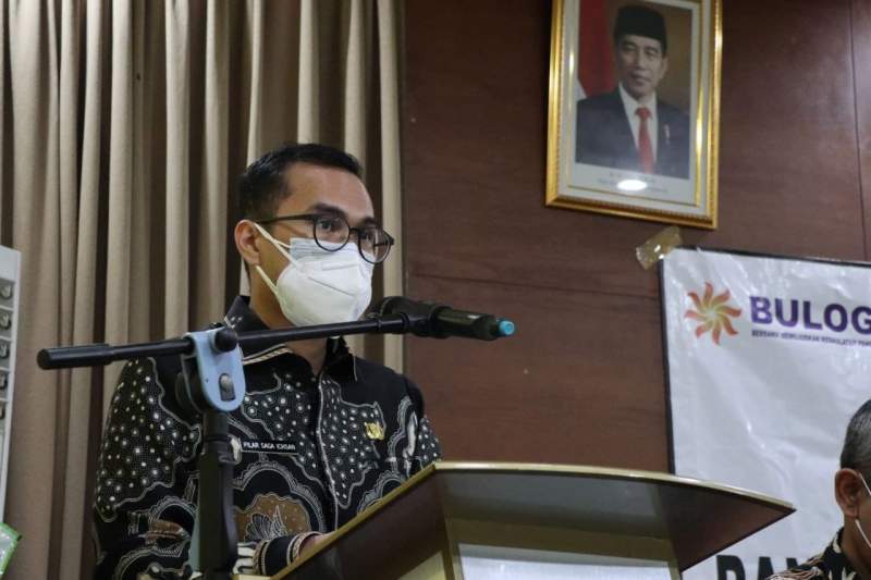 Pemkot Tangsel Salurkan Bantuan dari Bulog