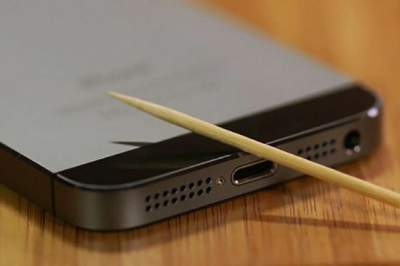 Trik Cara Menghidupkan HP Tanpa Tombol Power