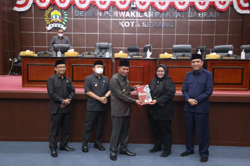 Akhir Masa Jabatan, Walikota Serahkan LKPJ Kepada DPRD Kota Serang