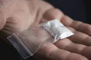 Ilustrasi Sabu. (Shutterstock)(KOMPAS.com/MUHAMMAD NAUFAL)  Artikel ini telah tayang di Kompas.com dengan judul "Tangkap 3 Pengedar Narkoba, Polisi Sita 7,2 Kg Sabu", Klik untuk baca: https://megapolitan.kompas.com/read/2021/10/26/08152741/tangkap-3-pengedar-narkoba-polisi-sita-72-kg-sabu. Penulis : Ihsanuddin Editor : Jessi Carina  Download aplikasi Kompas.com untuk akses berita lebih mudah dan cepat: Android: https://bit.ly/3g85pkA iOS: https://apple.co/3hXWJ0L