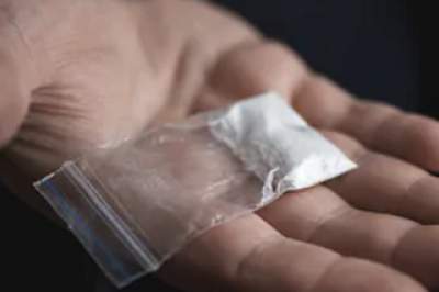 Ilustrasi Sabu. (Shutterstock)(KOMPAS.com/MUHAMMAD NAUFAL)  Artikel ini telah tayang di Kompas.com dengan judul "Tangkap 3 Pengedar Narkoba, Polisi Sita 7,2 Kg Sabu", Klik untuk baca: https://megapolitan.kompas.com/read/2021/10/26/08152741/tangkap-3-pengedar-narkoba-polisi-sita-72-kg-sabu. Penulis : Ihsanuddin Editor : Jessi Carina  Download aplikasi Kompas.com untuk akses berita lebih mudah dan cepat: Android: https://bit.ly/3g85pkA iOS: https://apple.co/3hXWJ0L