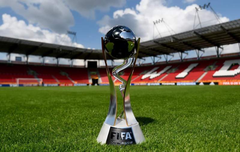 Ilustrasi piala di ajang Piala Dunia FIFA.