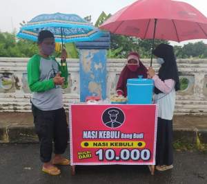 Warga Jelupang Ini Alih Profesi dari Driver Online menjadi Penjual Nasi Kebuli, Ceritanya Bisa Jadi Inspirasi