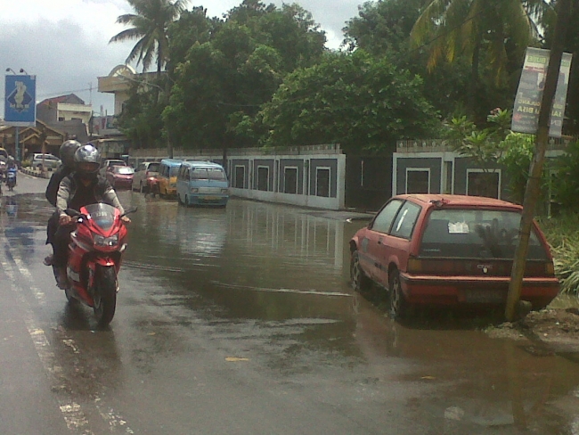 Sejumlah Jalur Protokol Kota Serang Kembali Digenangi Air Hujan