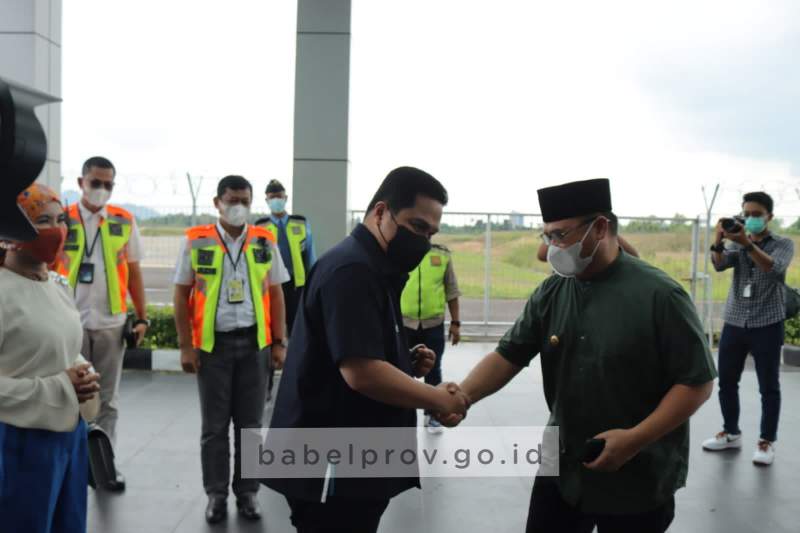 Gubernur Babel Sambut Kedatangan Menteri BUMN Erick Thohir.
