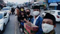 Ormas BPPKB Dan IPNU Bagikan Masker dan Takjil Berbuka Puasa
