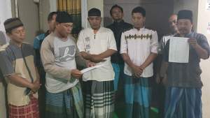 Warga Grand Harmoni Bunar Protes RT dan RW Diberhentikan Secara Massal