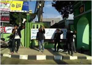 Rakyat  kurangnya pendidikan : NDP merasa Pemerintah membiarkan Rakyat bodoh