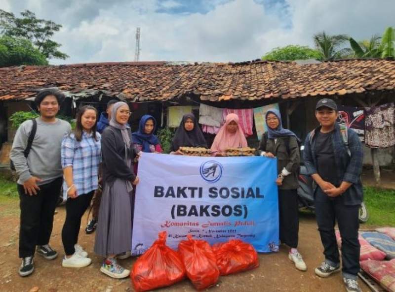 Komunitas Jurnalis Peduli, Gelar Baksos di Kresek dan Kemiri