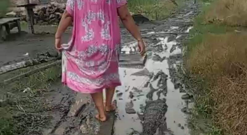 Viral di Sosmed, Warga Kelurahan Perjuangan Tanjungbalai Keluhkan Jalan Rusak Berlumpur