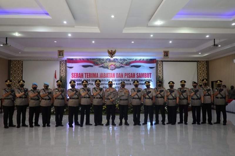 7 Pejabat Utama Polda Banten Diserah Terimakan
